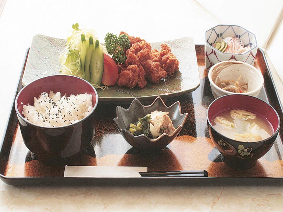 Business Hotel Serikawa Hikone Bagian luar foto